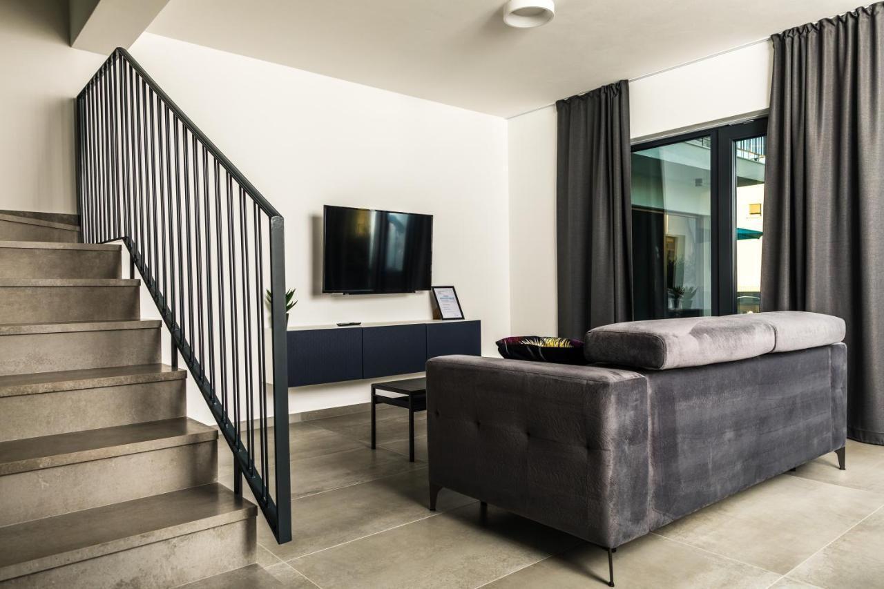 Olive Tree Mansion Apartment Vir Luaran gambar