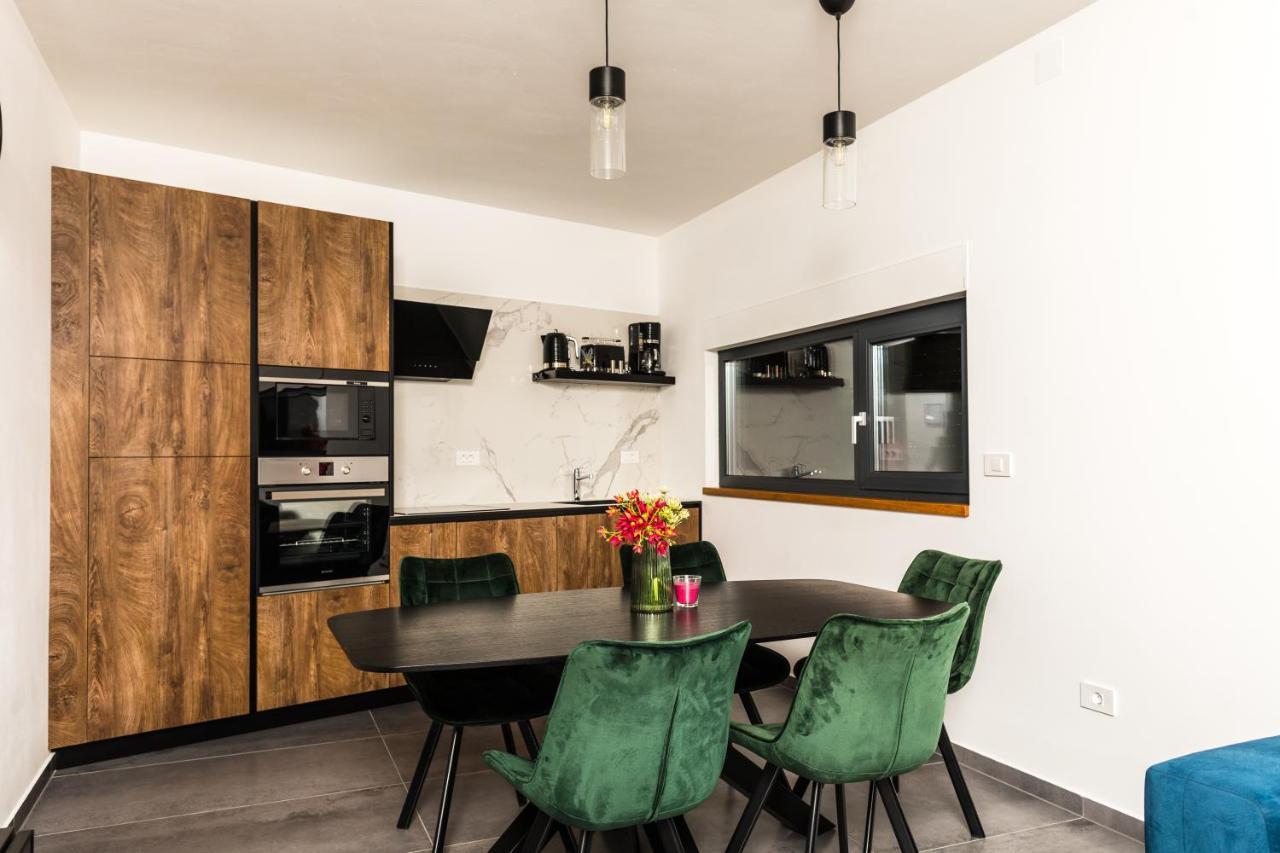 Olive Tree Mansion Apartment Vir Luaran gambar